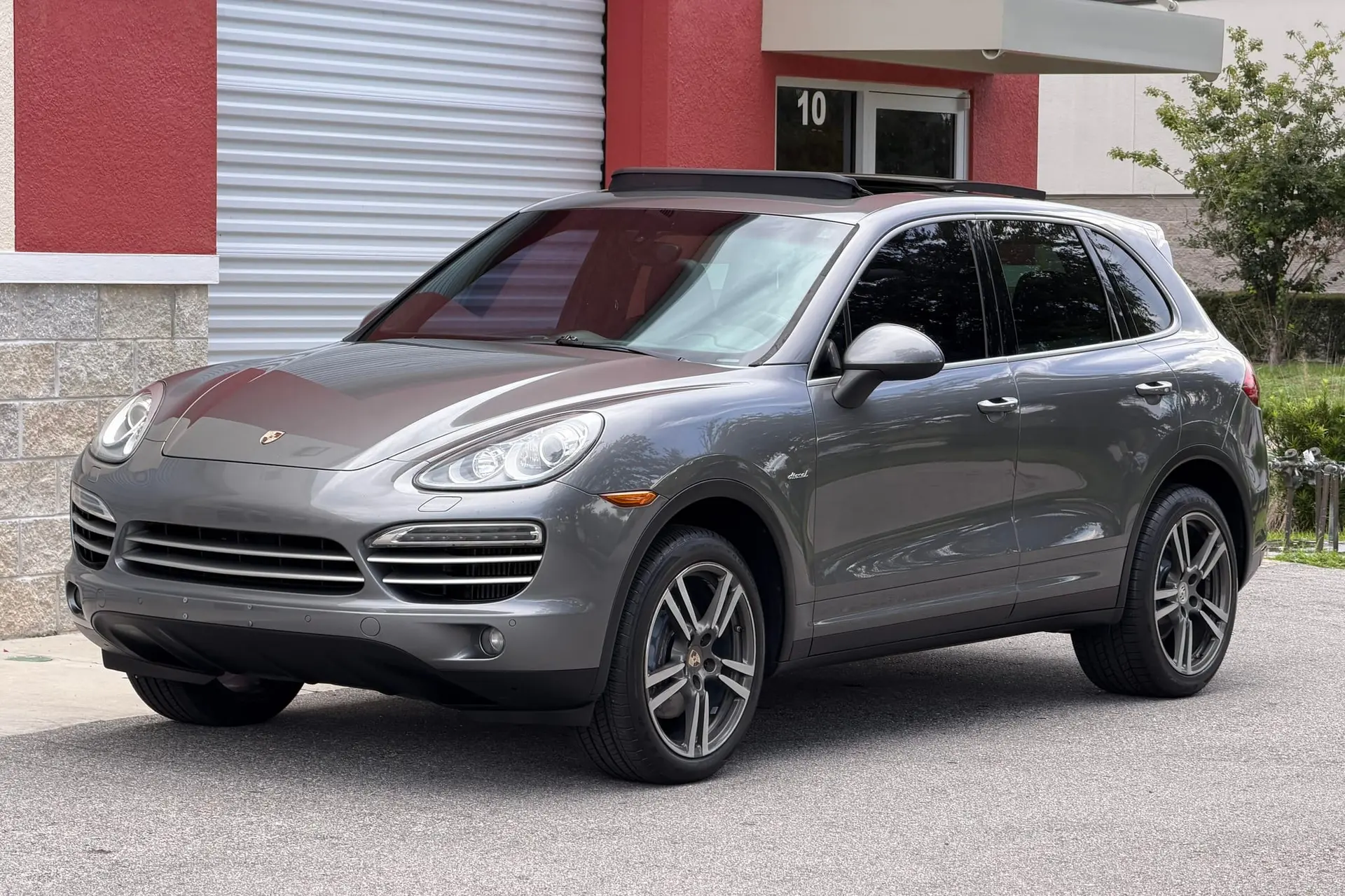 2014 Porsche Cayenne Platinum Edition