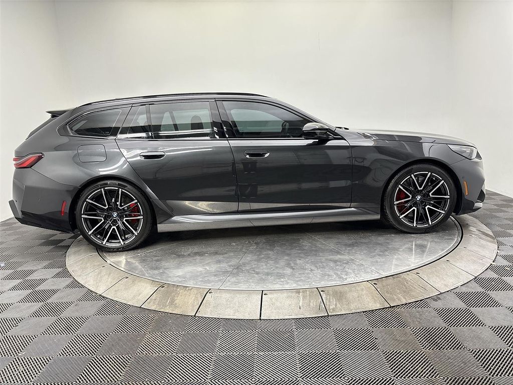 2025 BMW M5