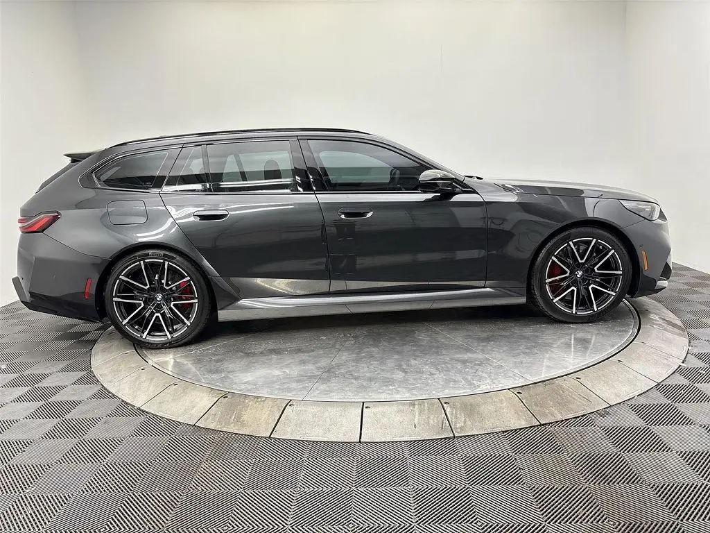 2025 BMW M5
