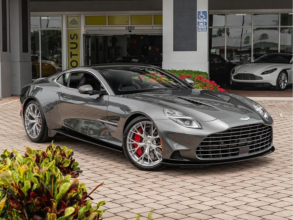 2025 Aston Martin Vanquish Coupe