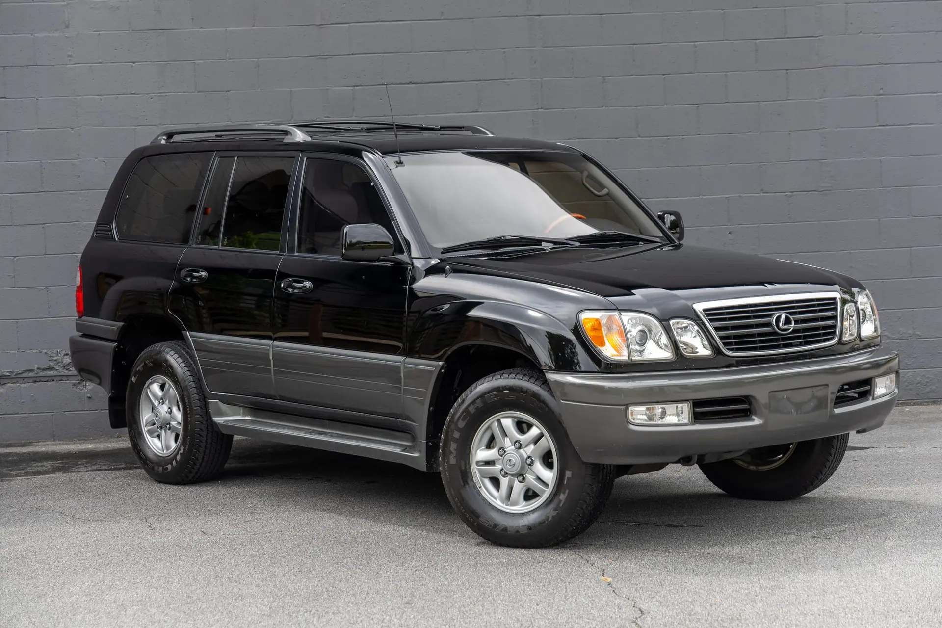 2000 Lexus LX