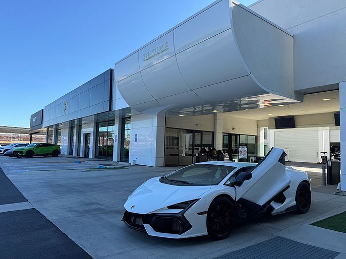 2024 Lamborghini Revuelto