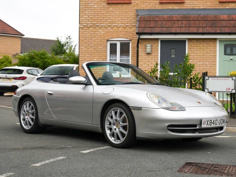 2000 Porsche 911 Carrera 4 Cabriolet