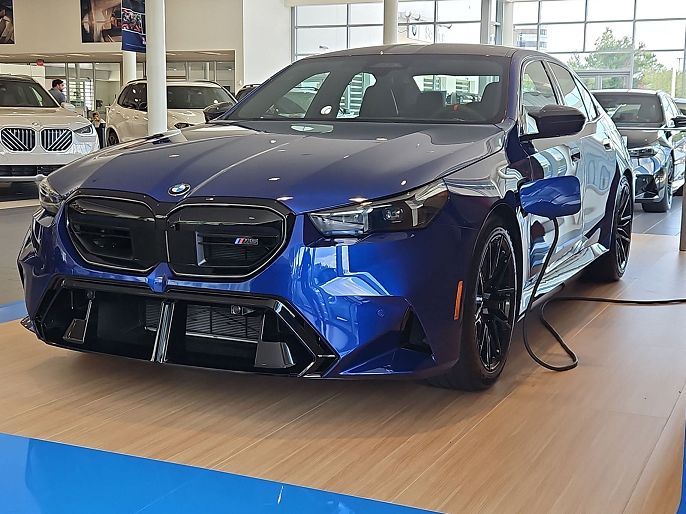 2027 BMW M5