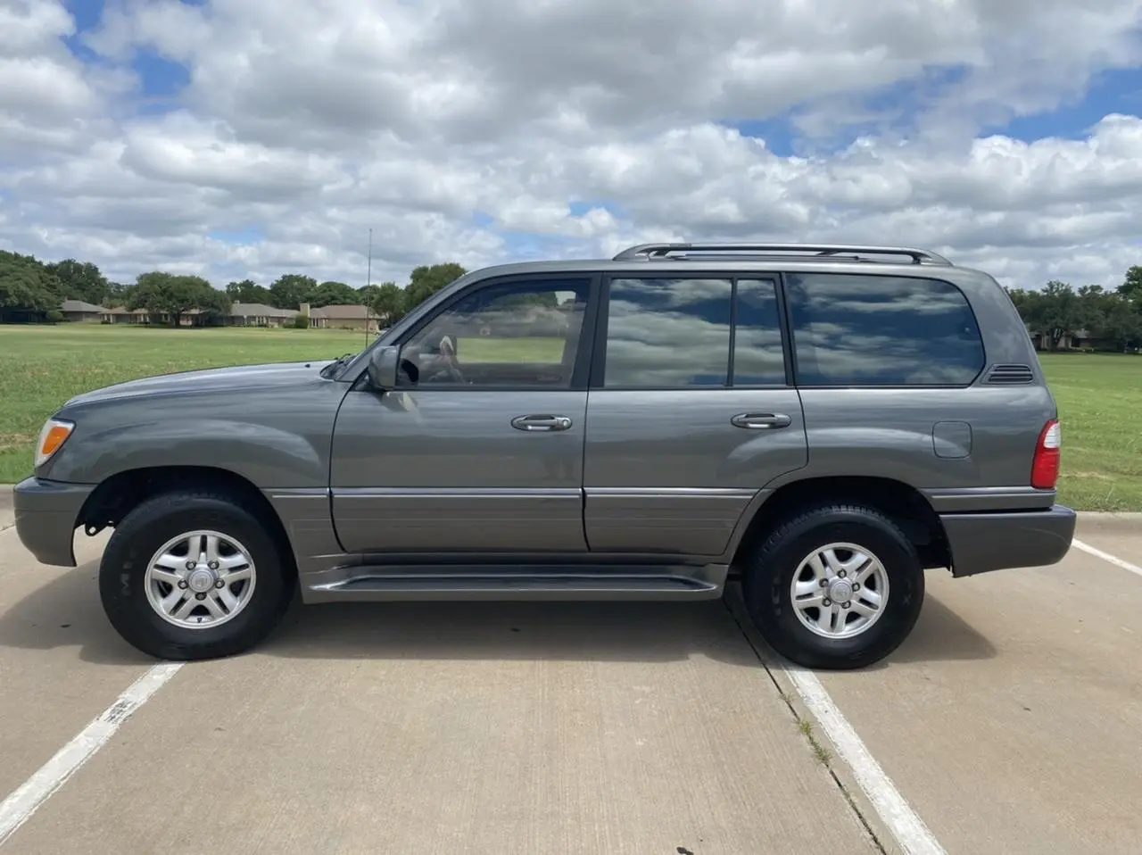 2000 Lexus LX