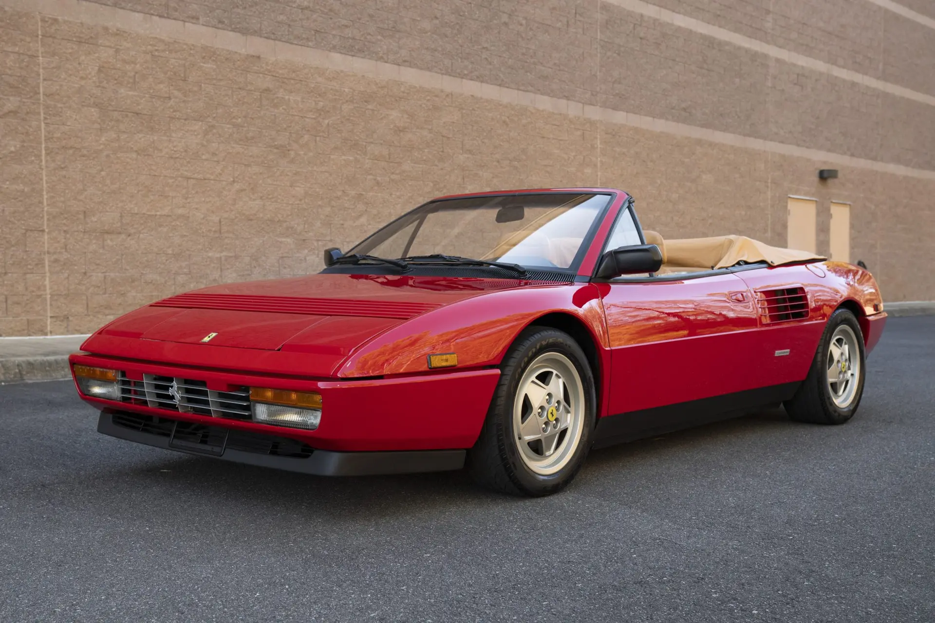 1989 Ferrari Mondial T Cabriolet