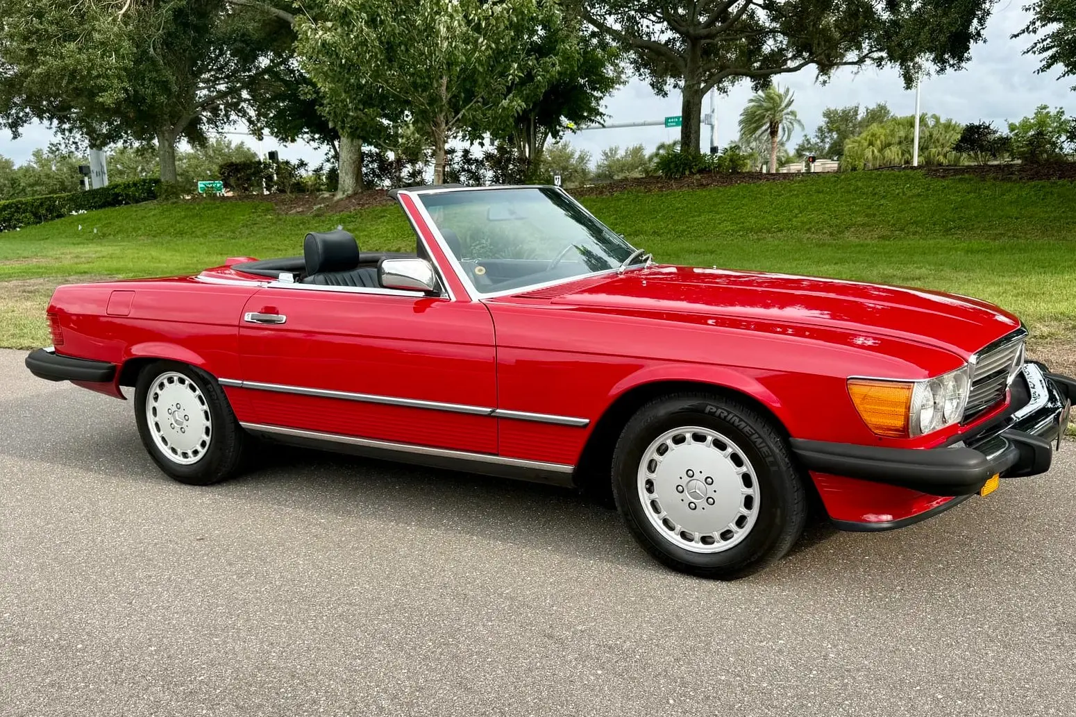 1987 Mercedes-Benz SL-Class 560SL