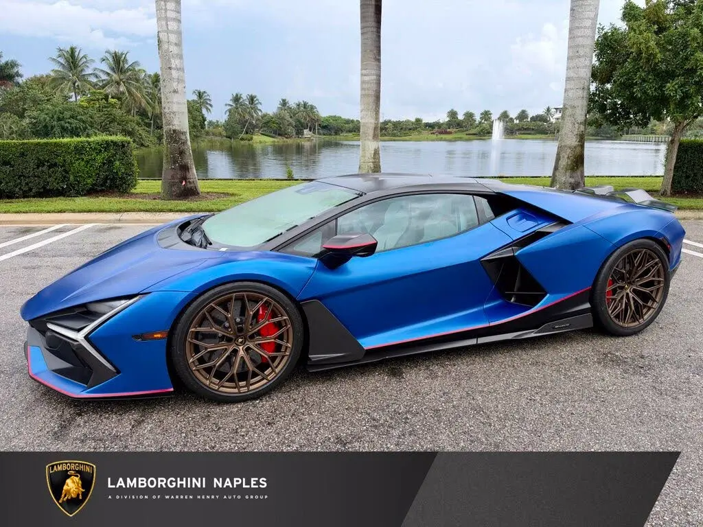 2025 Lamborghini Revuelto