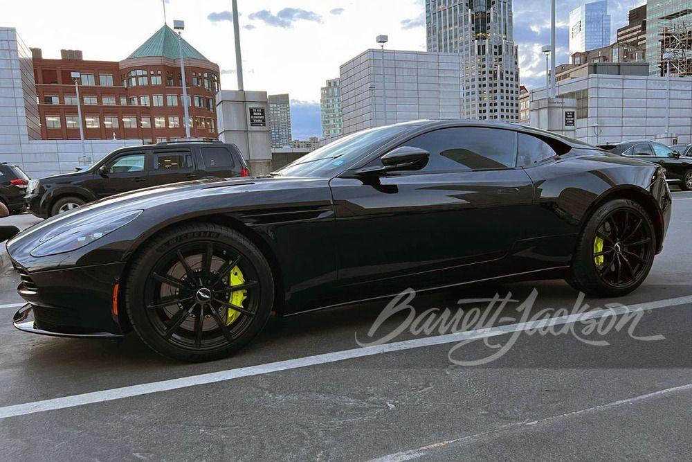 2019 Aston Martin DB11 V12