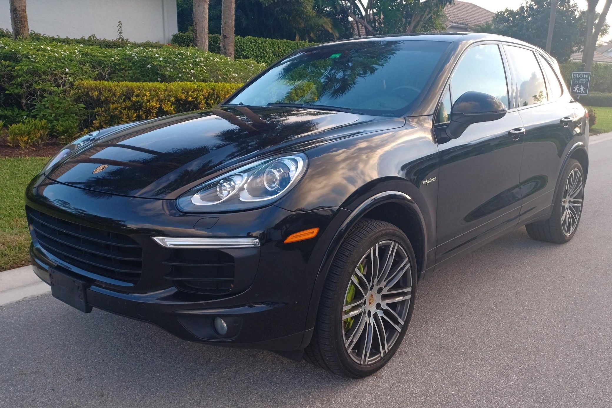 2017 Porsche Cayenne Platinum Edition