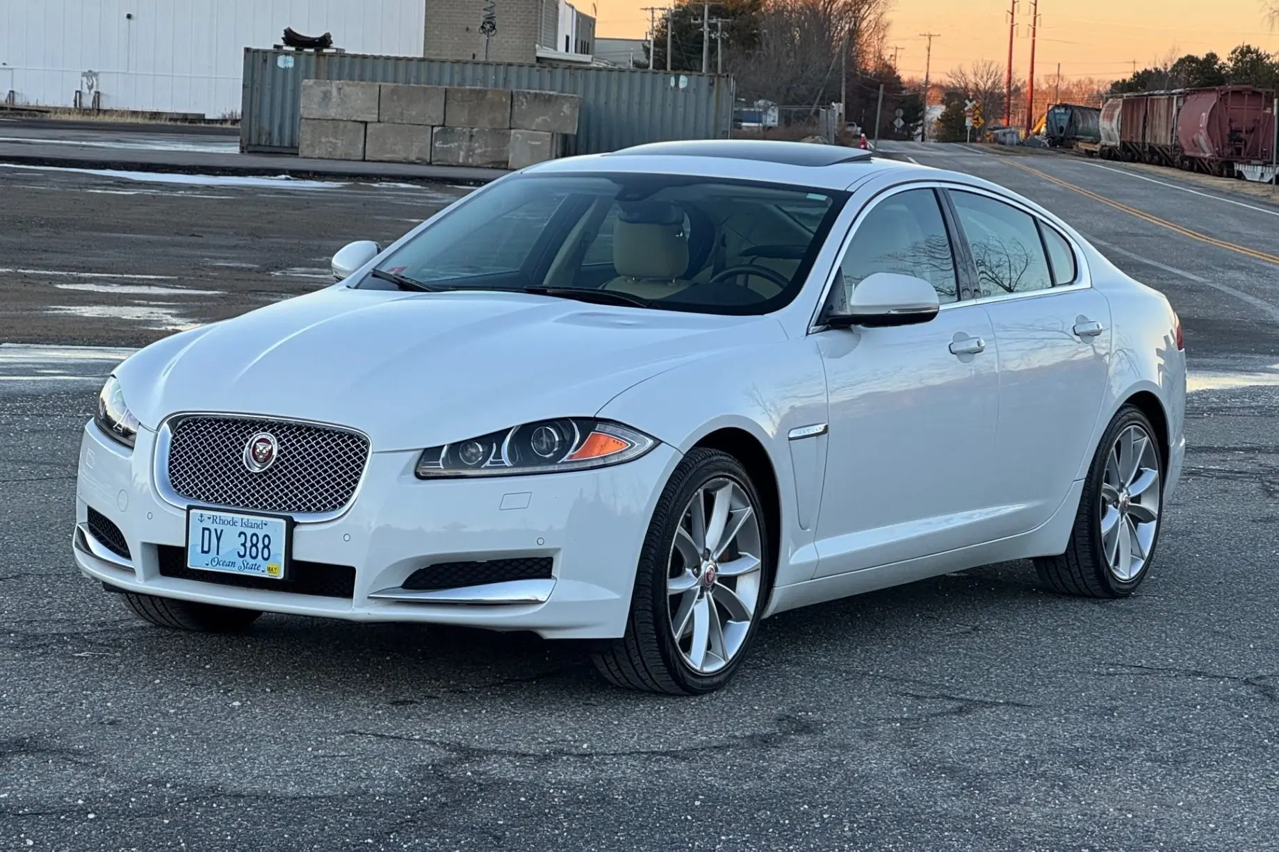 2015 Jaguar XF P300 R-Dynamic SE