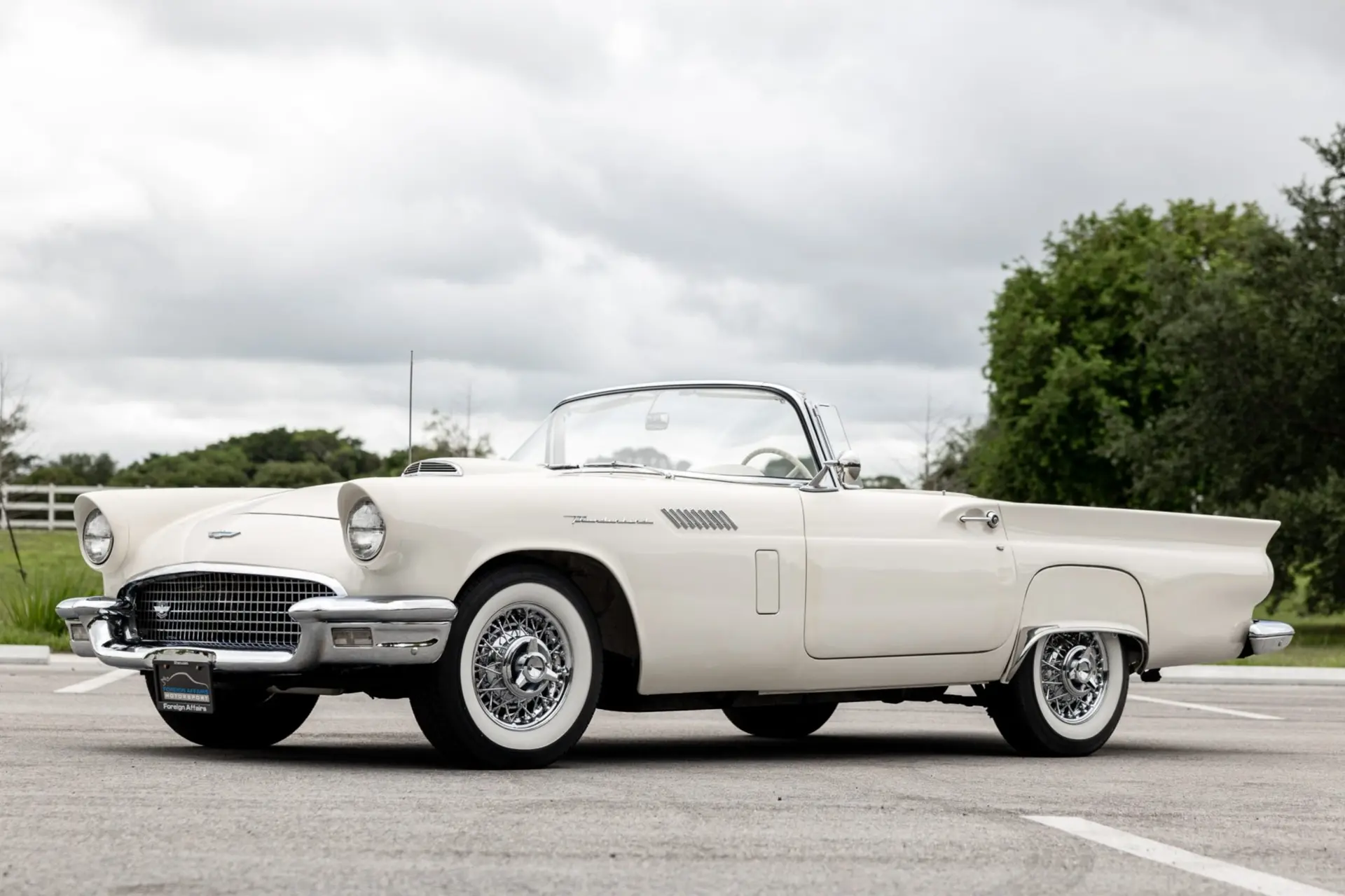 1957 Ford Thunderbird