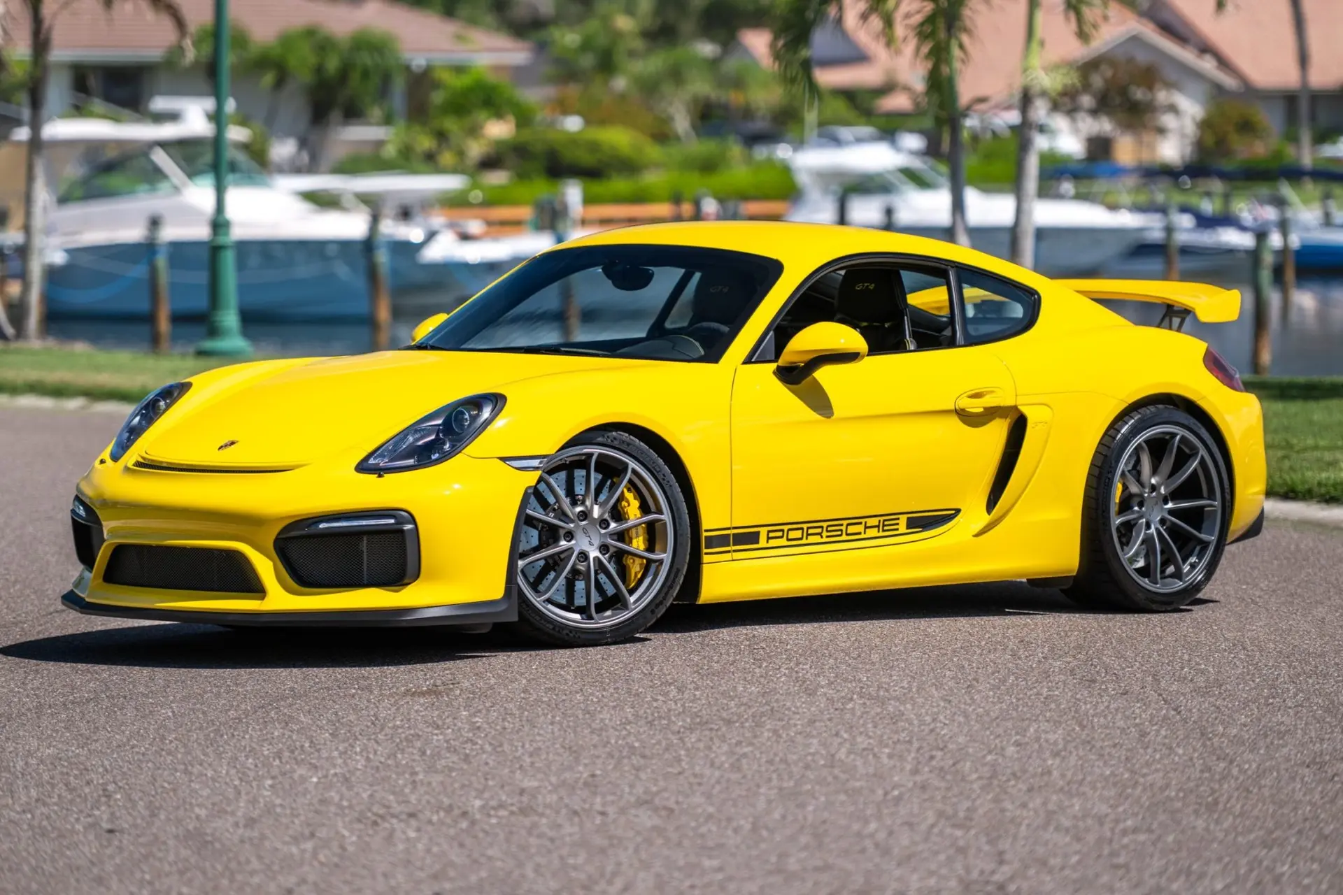 2016 Porsche Cayman GT4