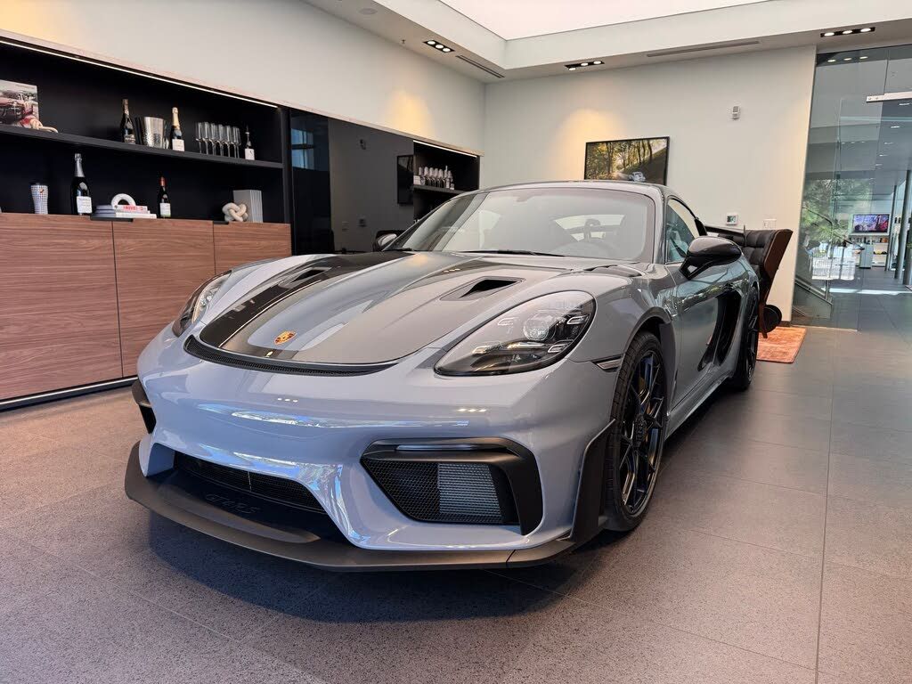 2025 Porsche Cayman GT4