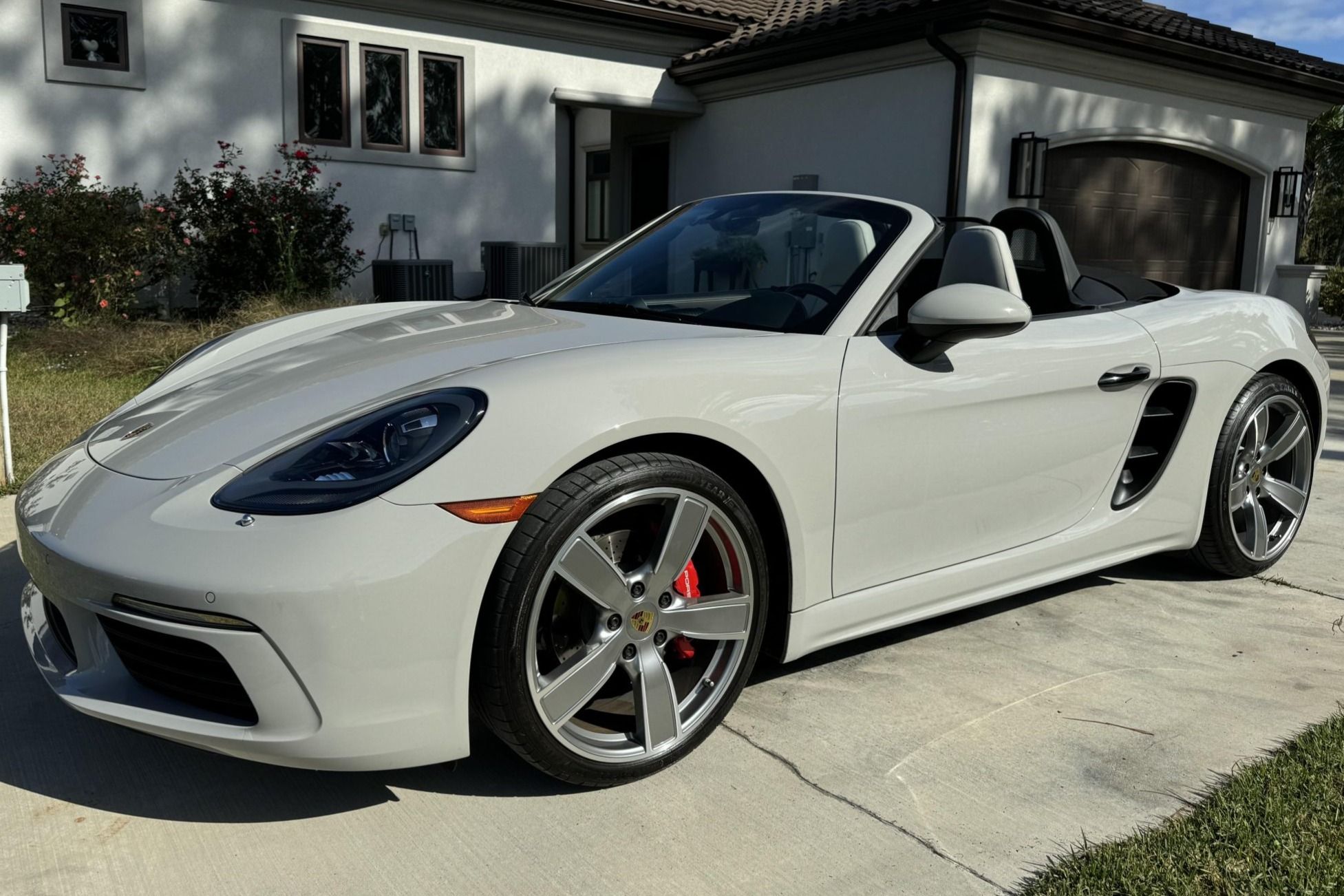 2019 Porsche Cayman T