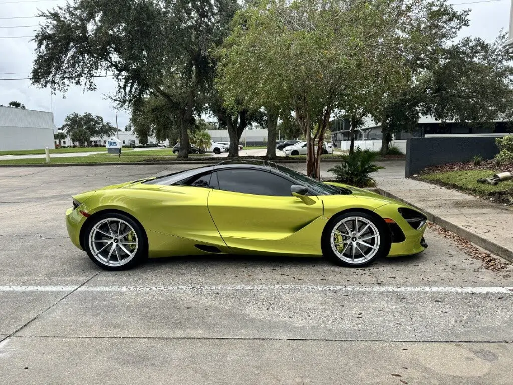 2022 McLaren 720S Coupe