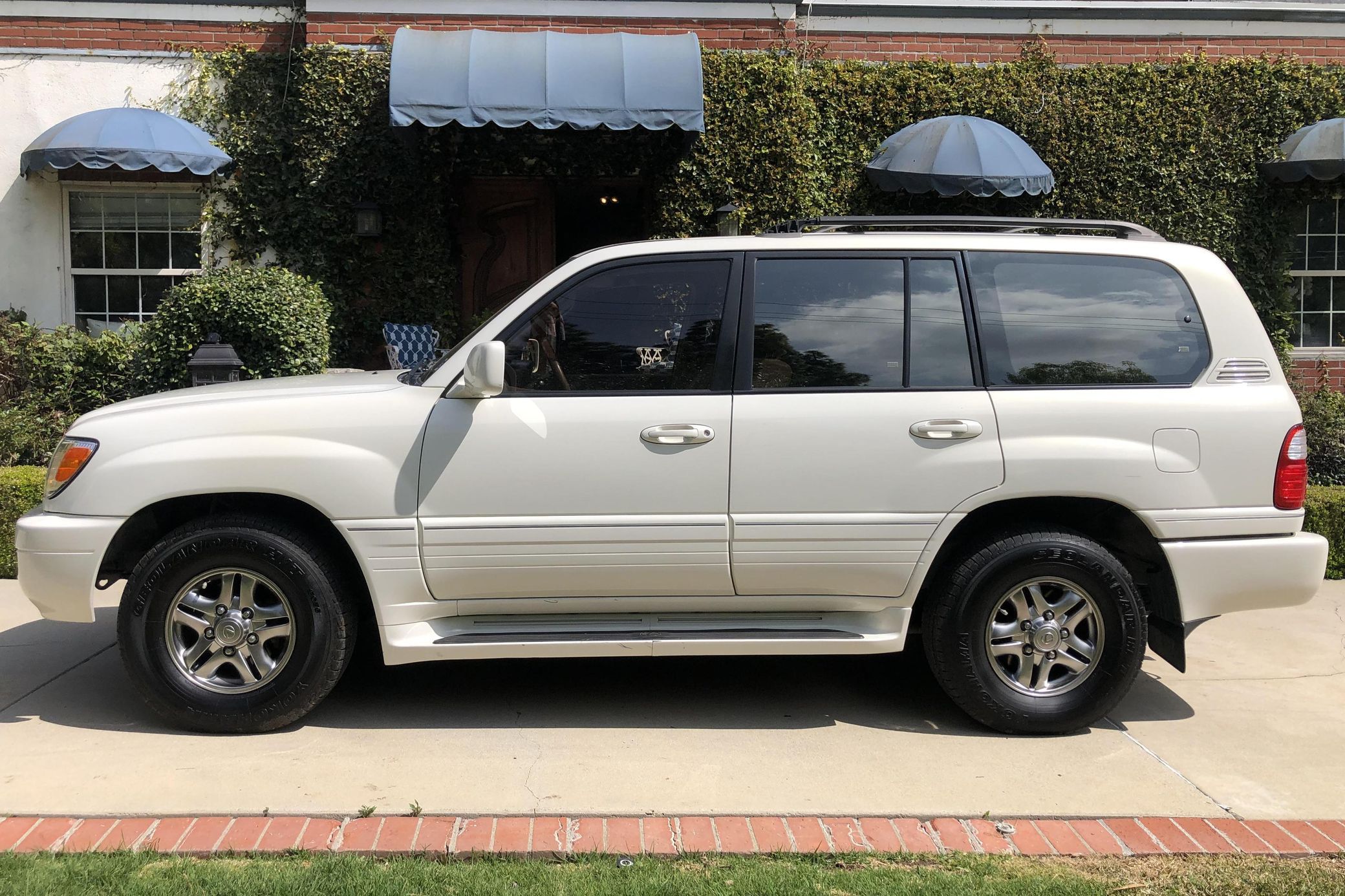 2001 Lexus LX