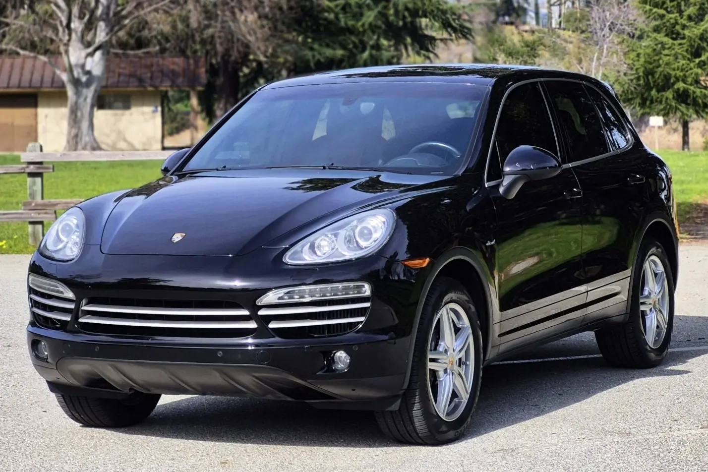 2014 Porsche Cayenne Platinum Edition