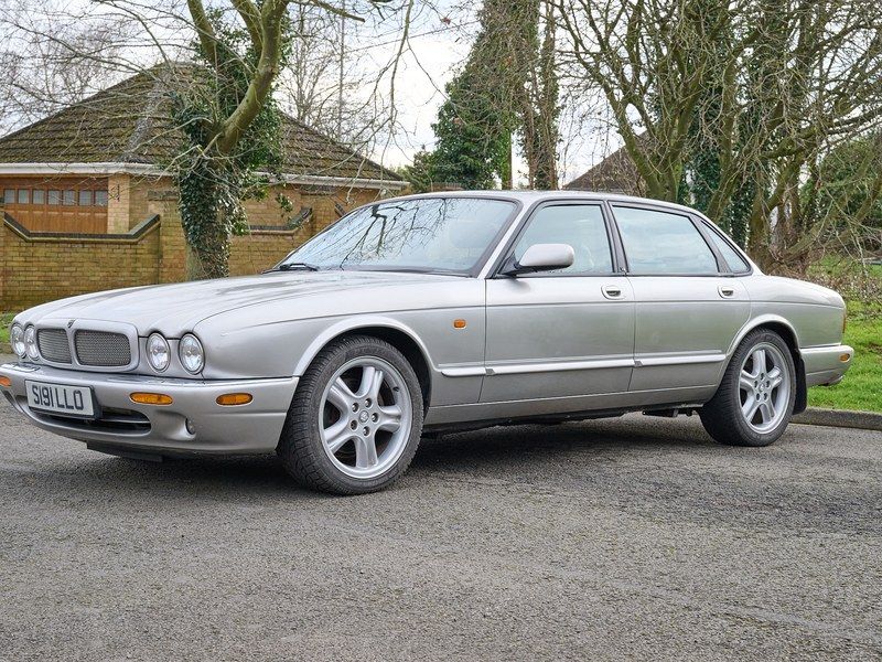 1998 Jaguar XJ XJR