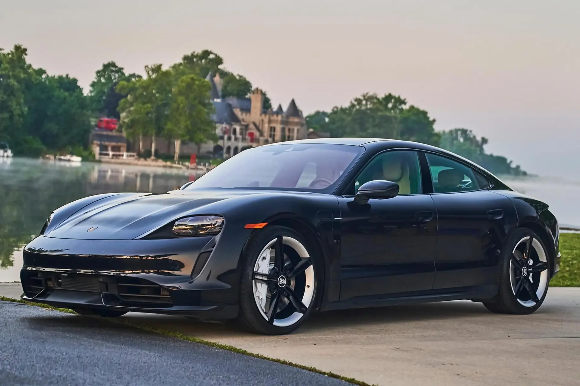 2020 Porsche Taycan Turbo