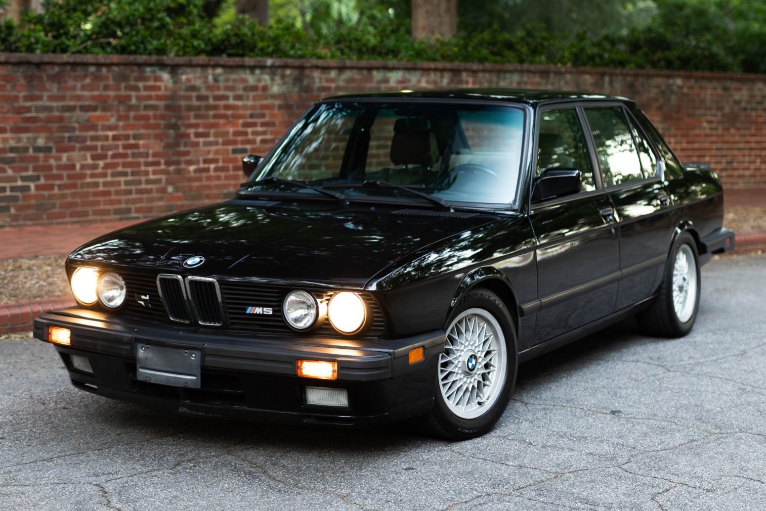 1988 BMW M5