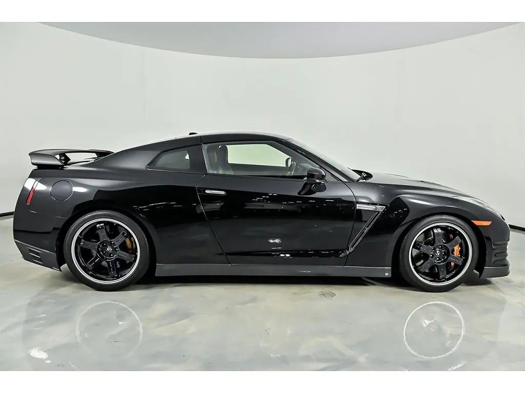 2014 Nissan GT-R Premium