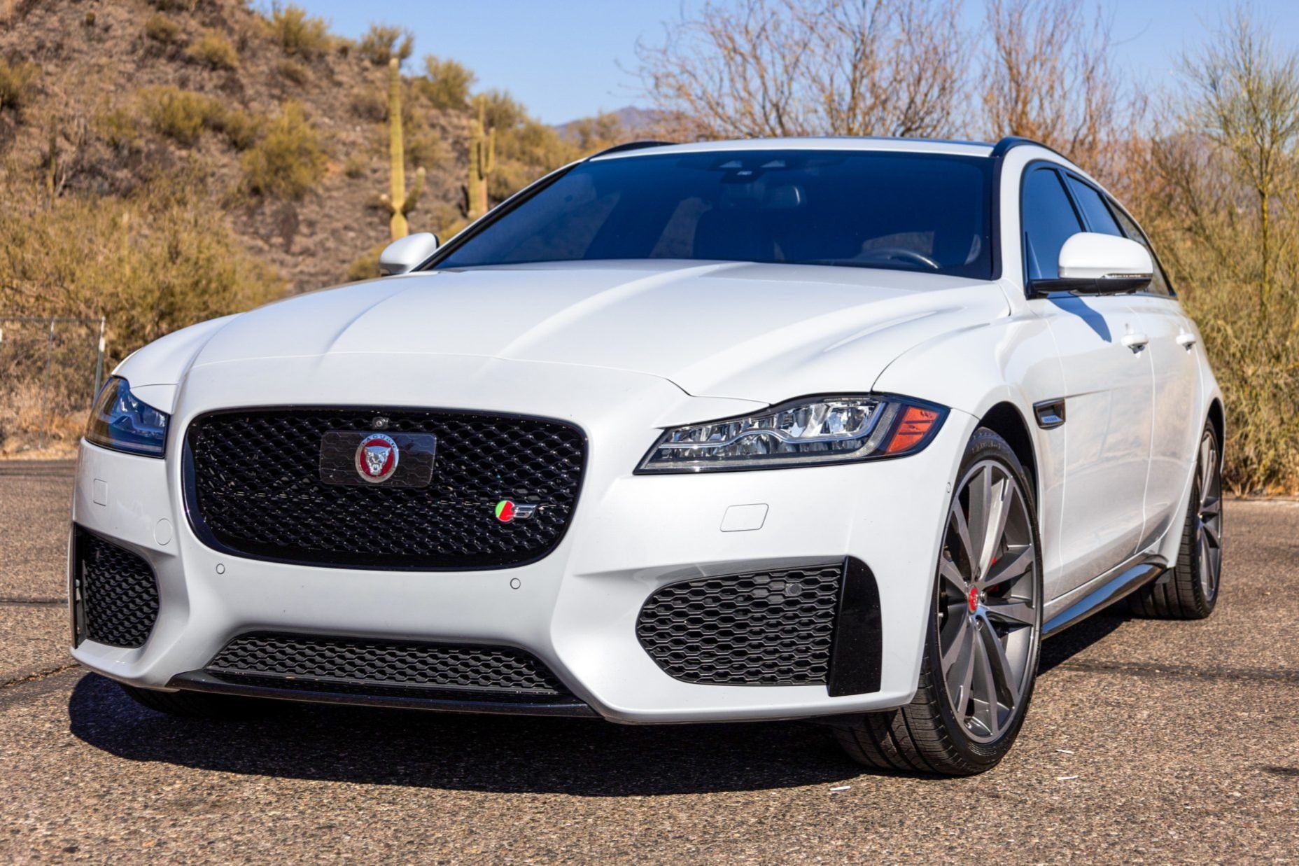 2018 Jaguar XF P300 R-Dynamic SE