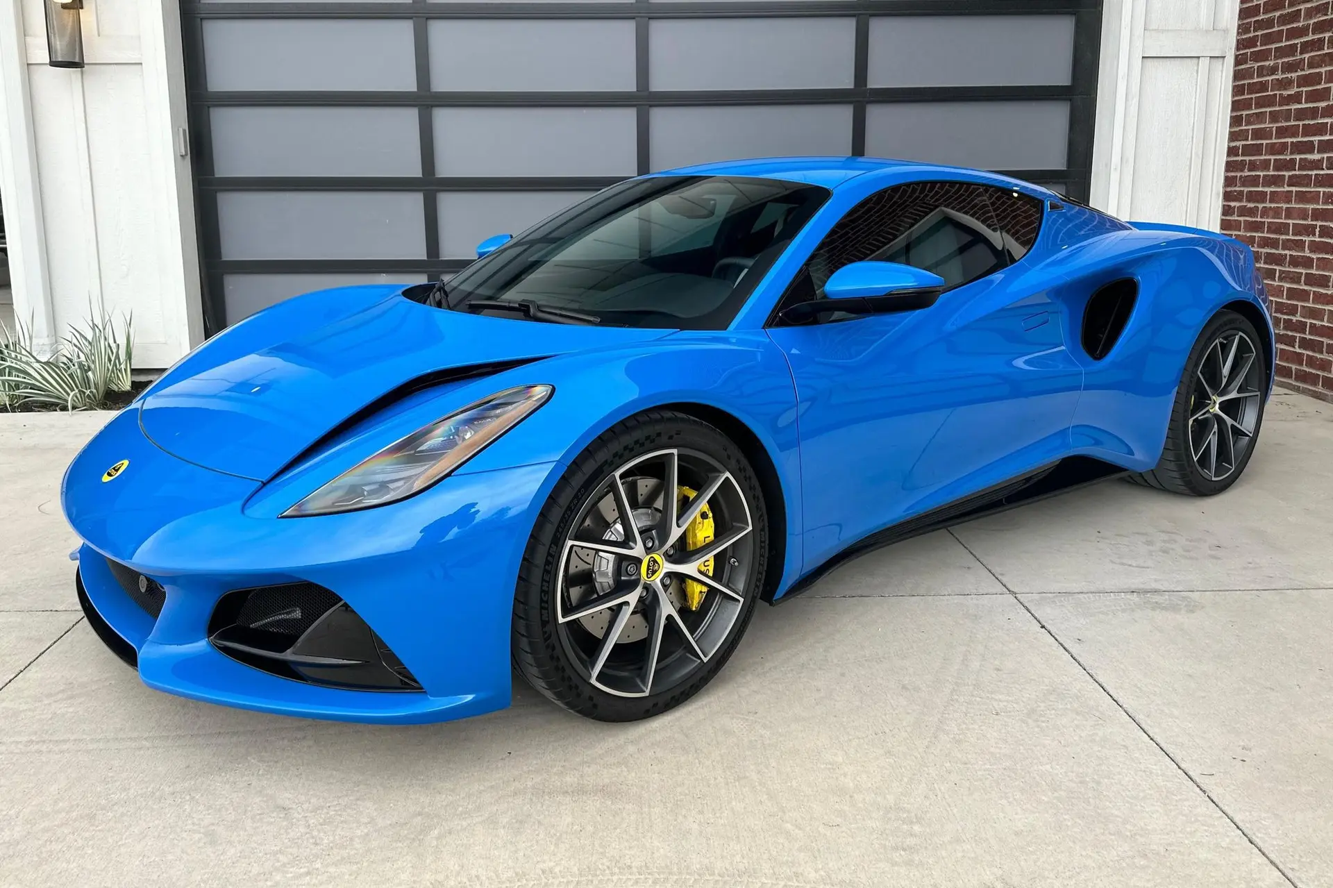 2024 Lotus Emira V6