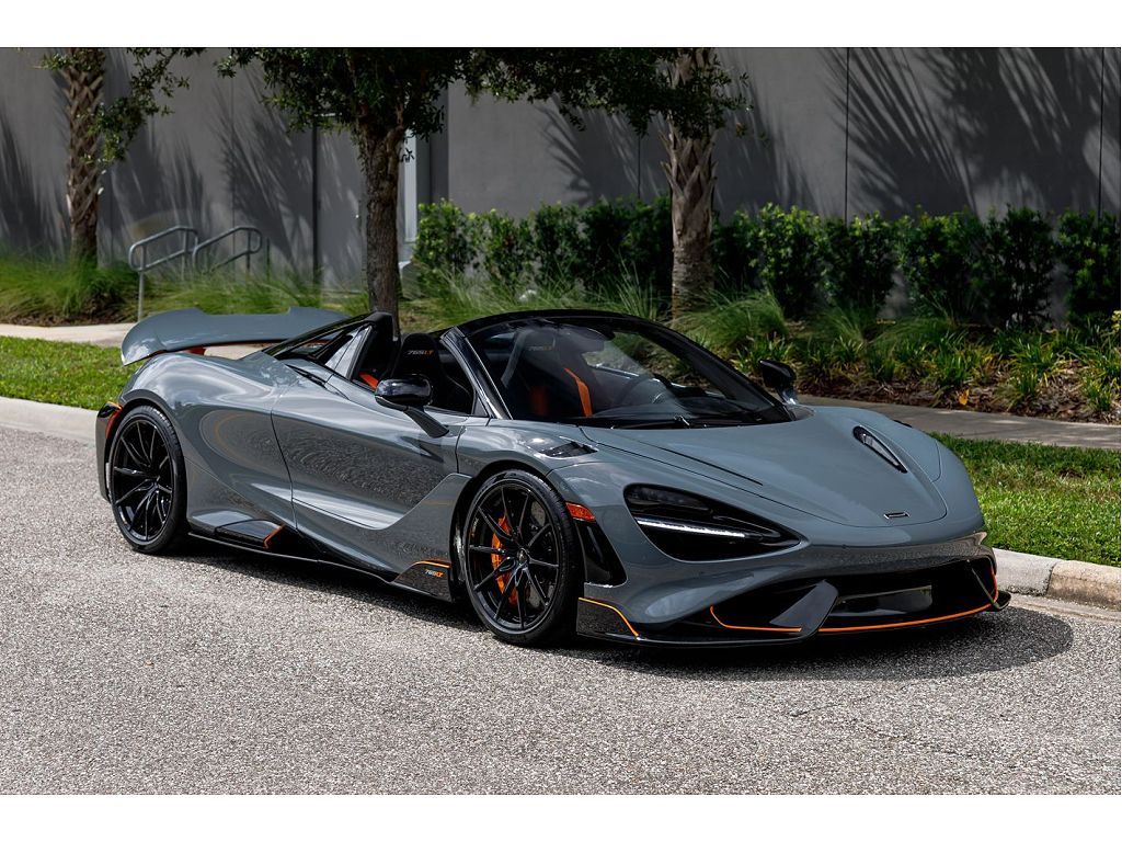 2022 McLaren 765LT Coupe