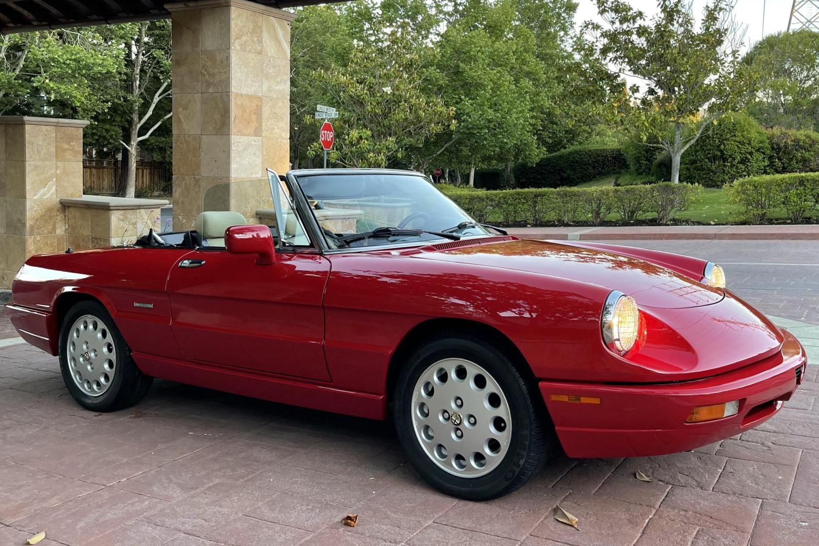 1991 Alfa Romeo 105 Series Spider