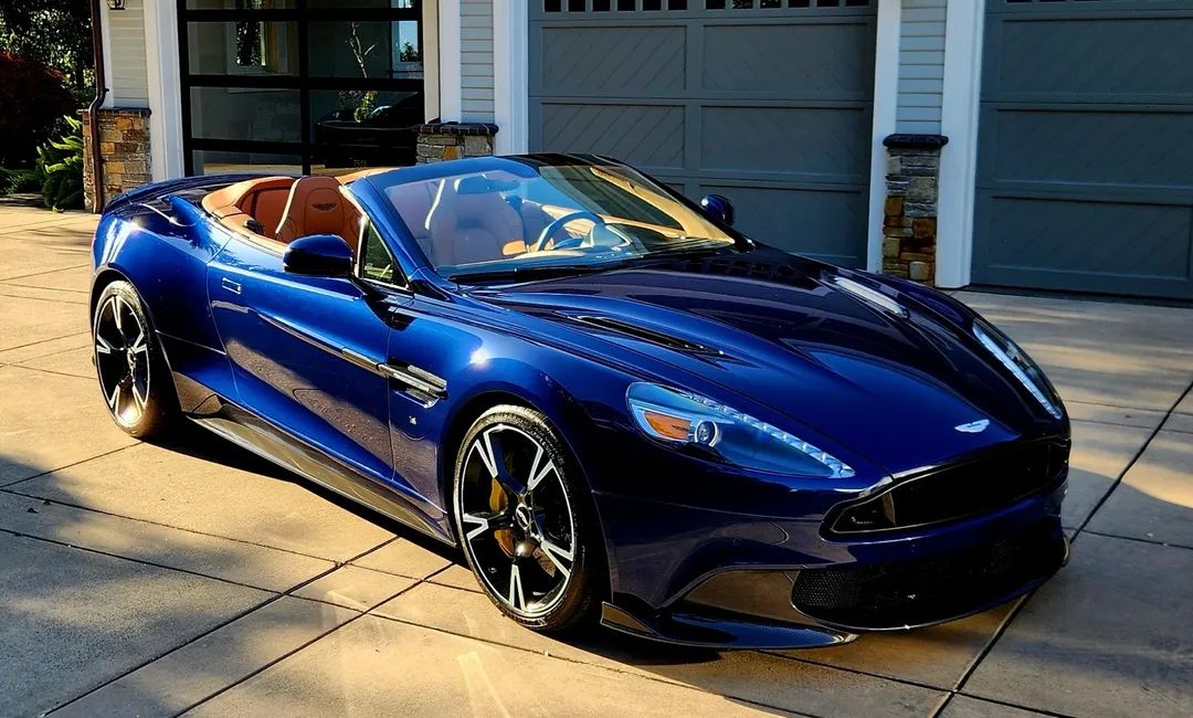2018 Aston Martin Vanquish Volante