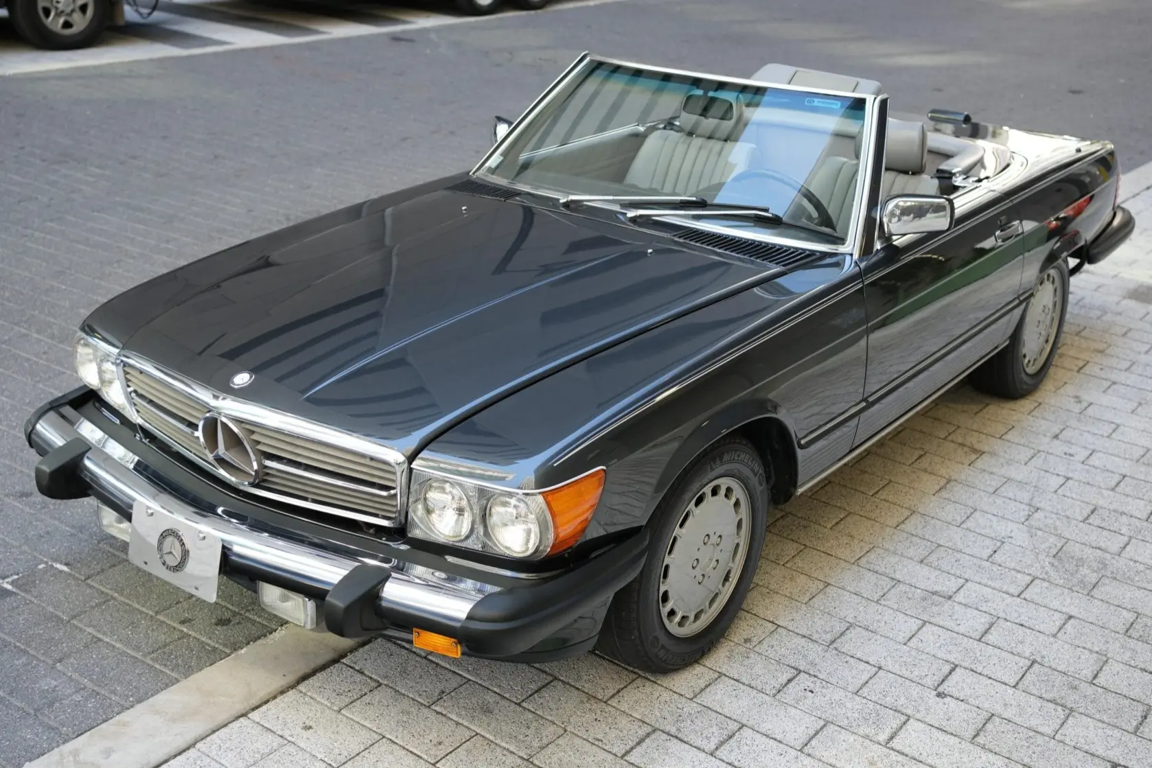 1988 Mercedes-Benz SL-Class 560SL