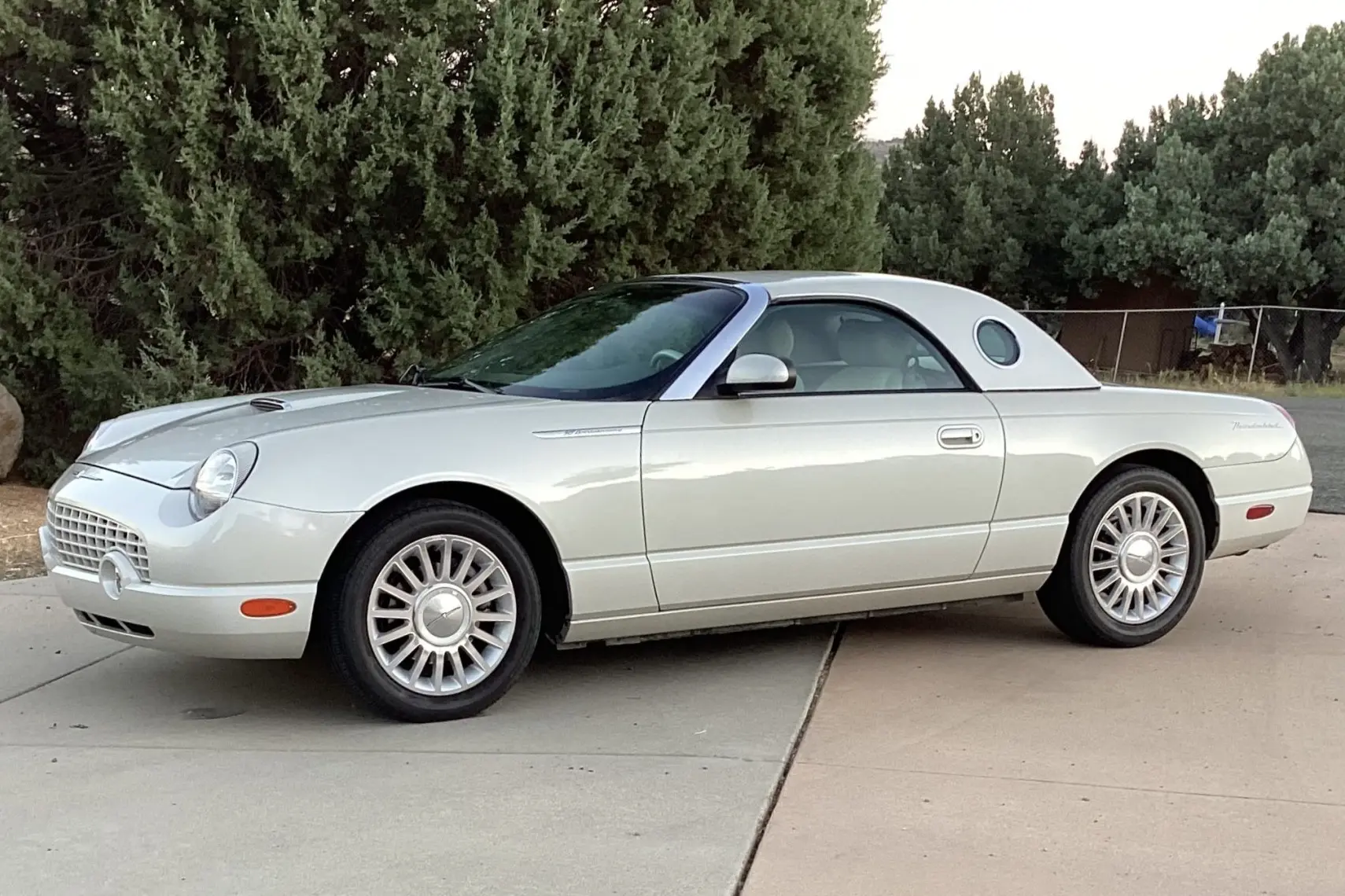 2005 Ford Thunderbird