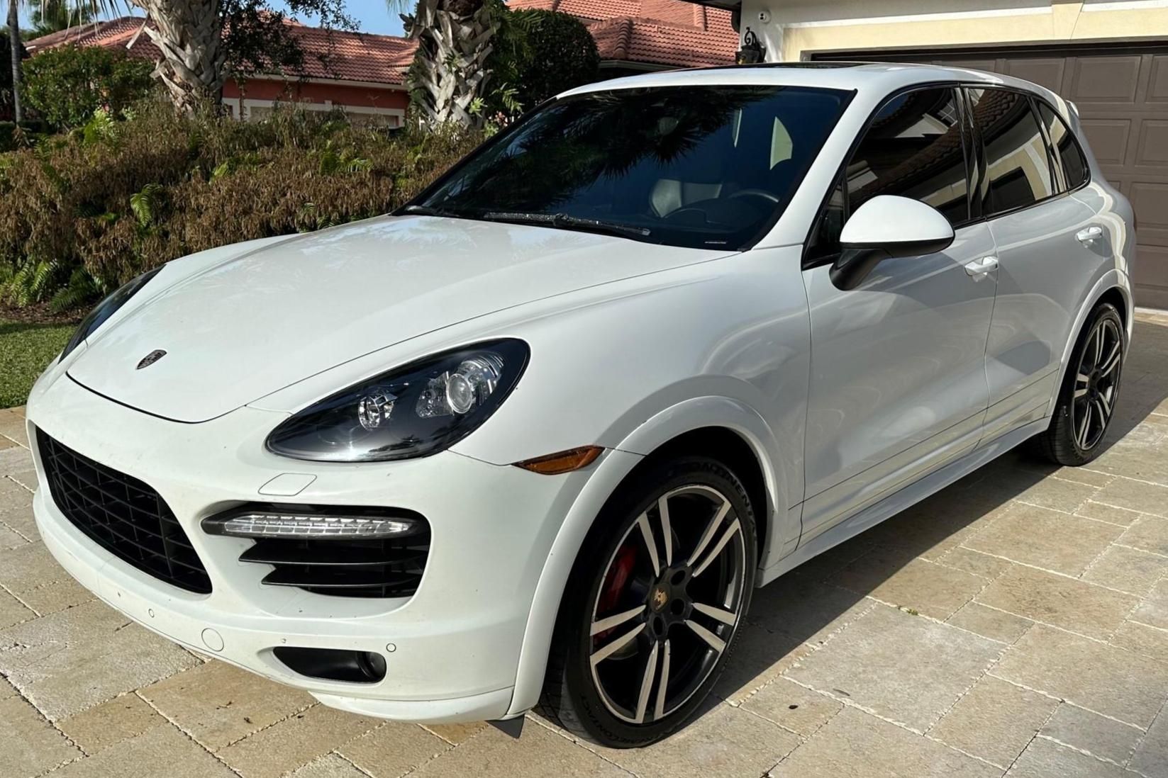 2014 Porsche Cayenne GTS
