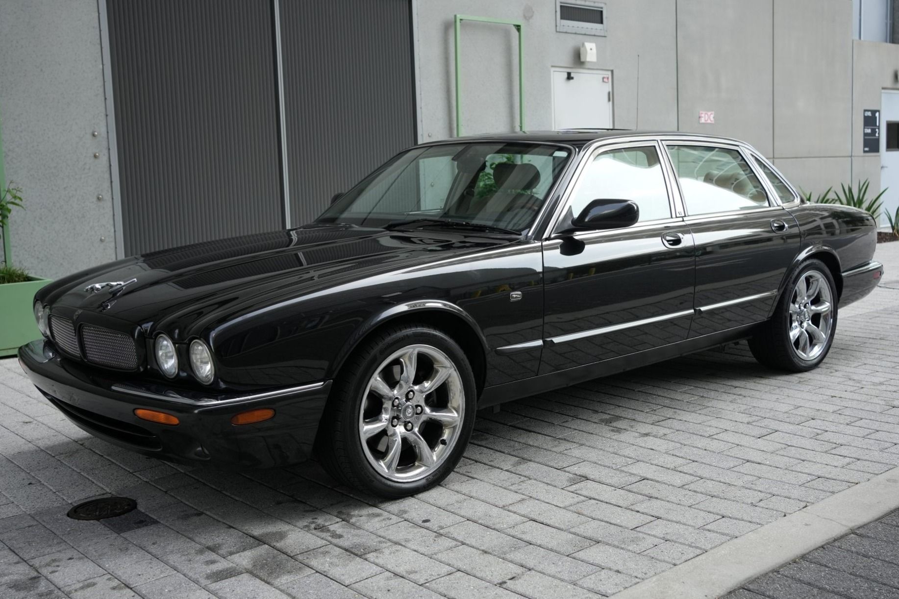 2001 Jaguar XJ