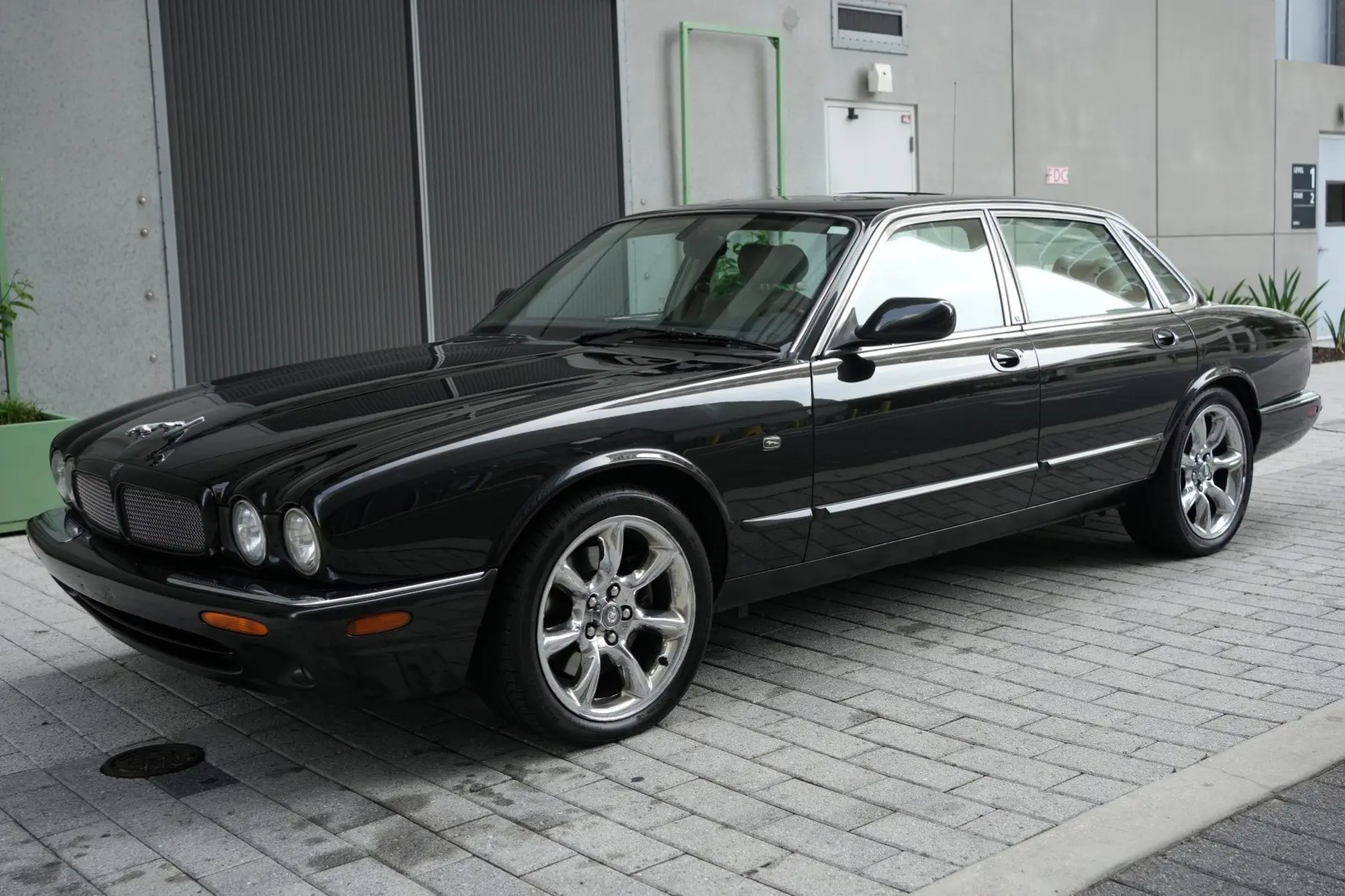 2001 Jaguar XJ