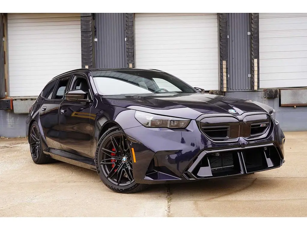 2025 BMW M5
