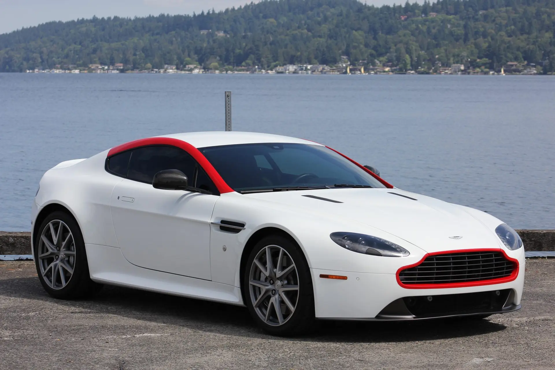 2015 Aston Martin Vantage Vantage 4.7 Coupe