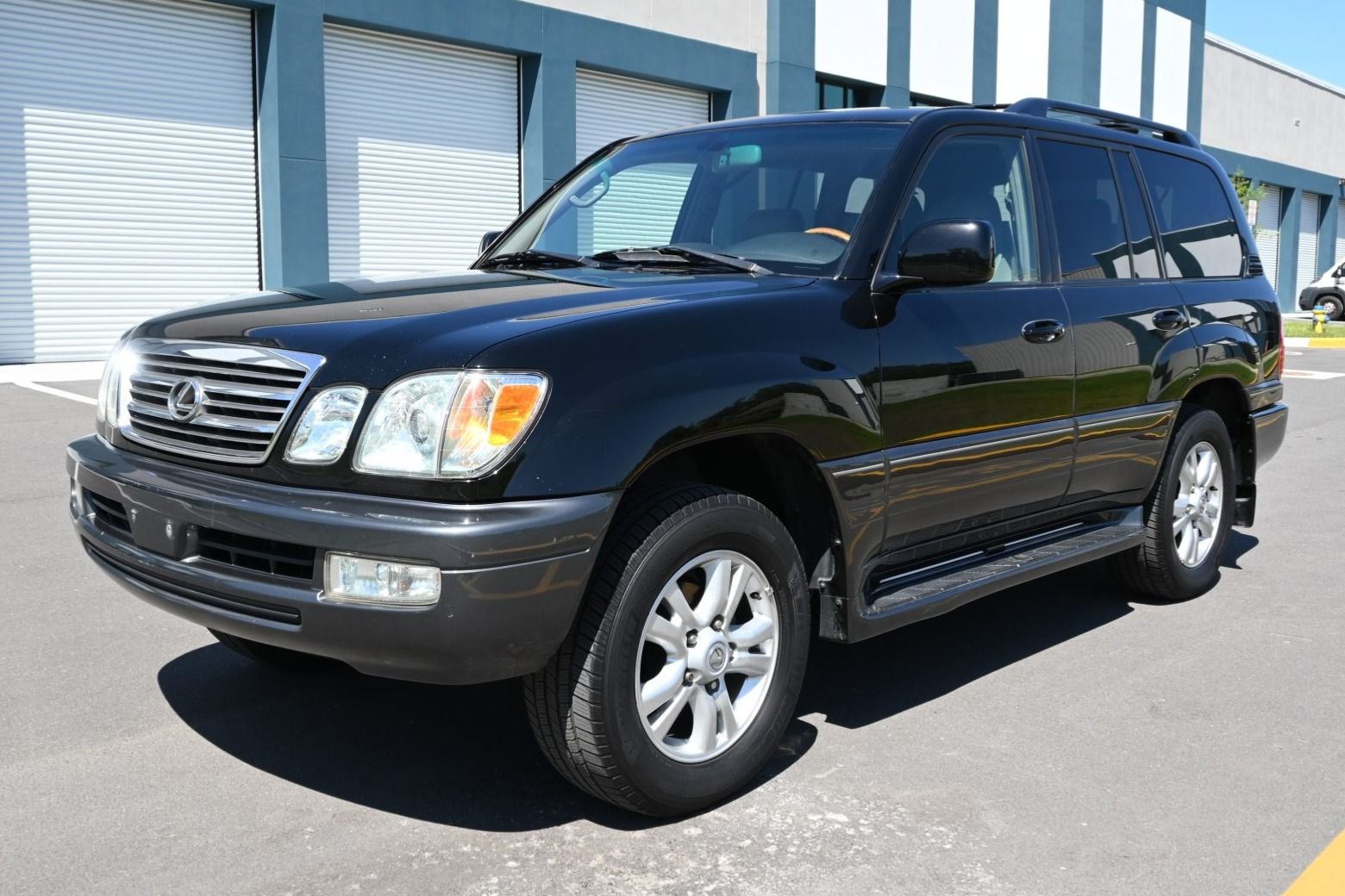 2005 Lexus LX