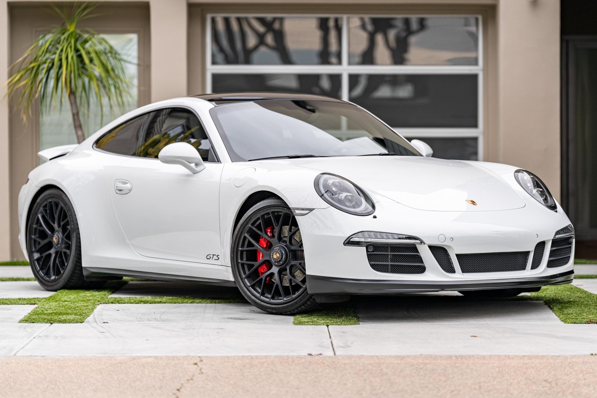 2016 Porsche 911 Carrera 4 GTS