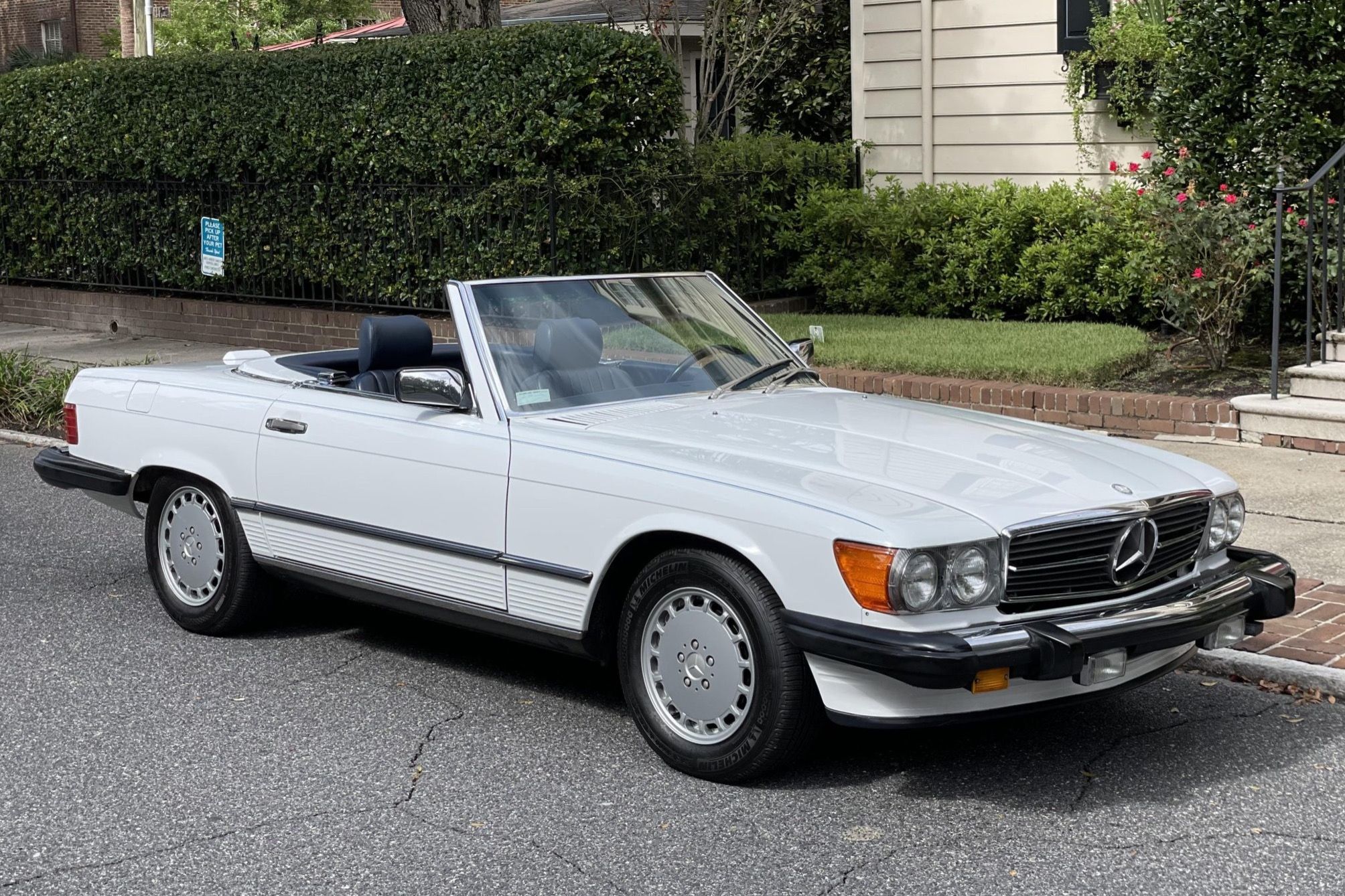 1989 Mercedes-Benz SL-Class 560SL