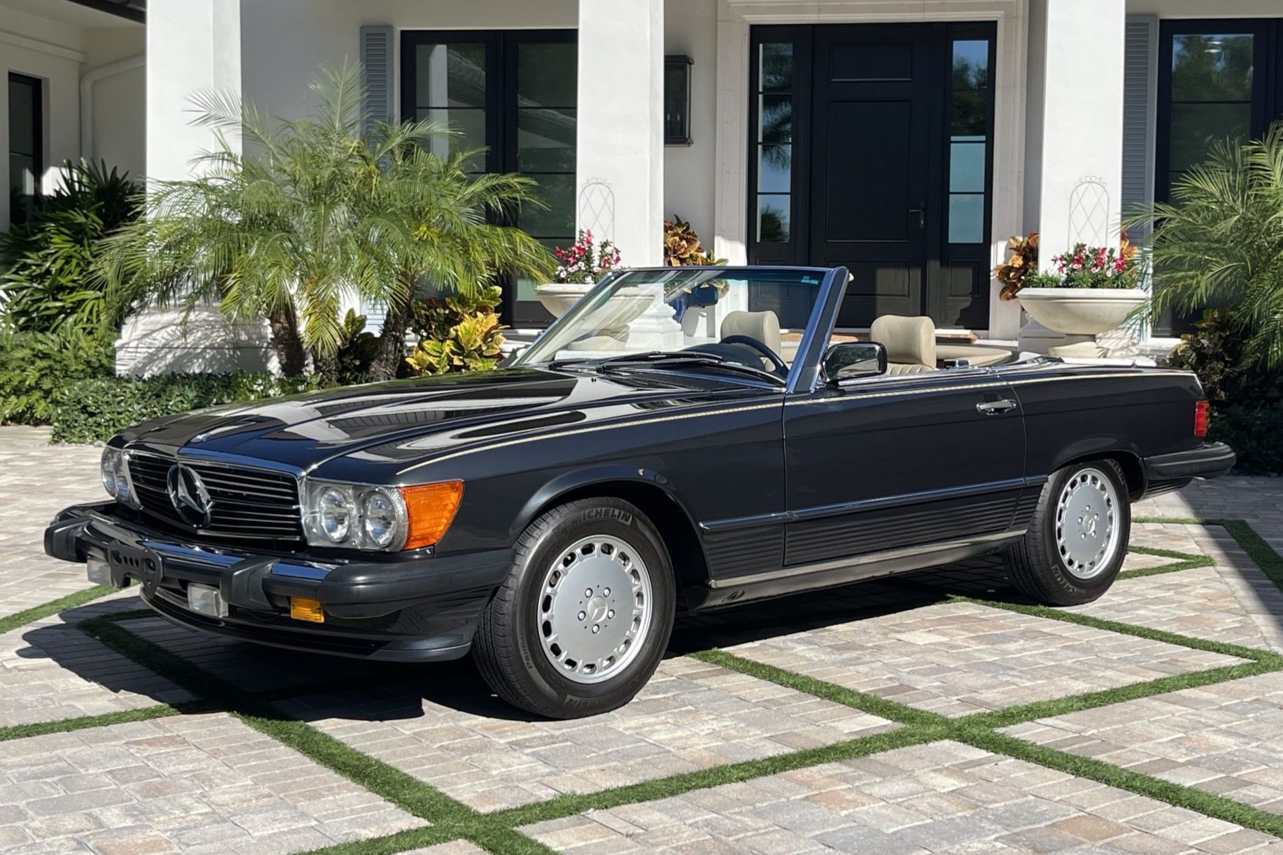 1988 Mercedes-Benz SL-Class 560SL