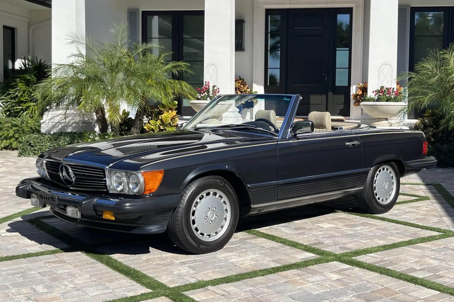 1988 Mercedes-Benz SL-Class 560SL