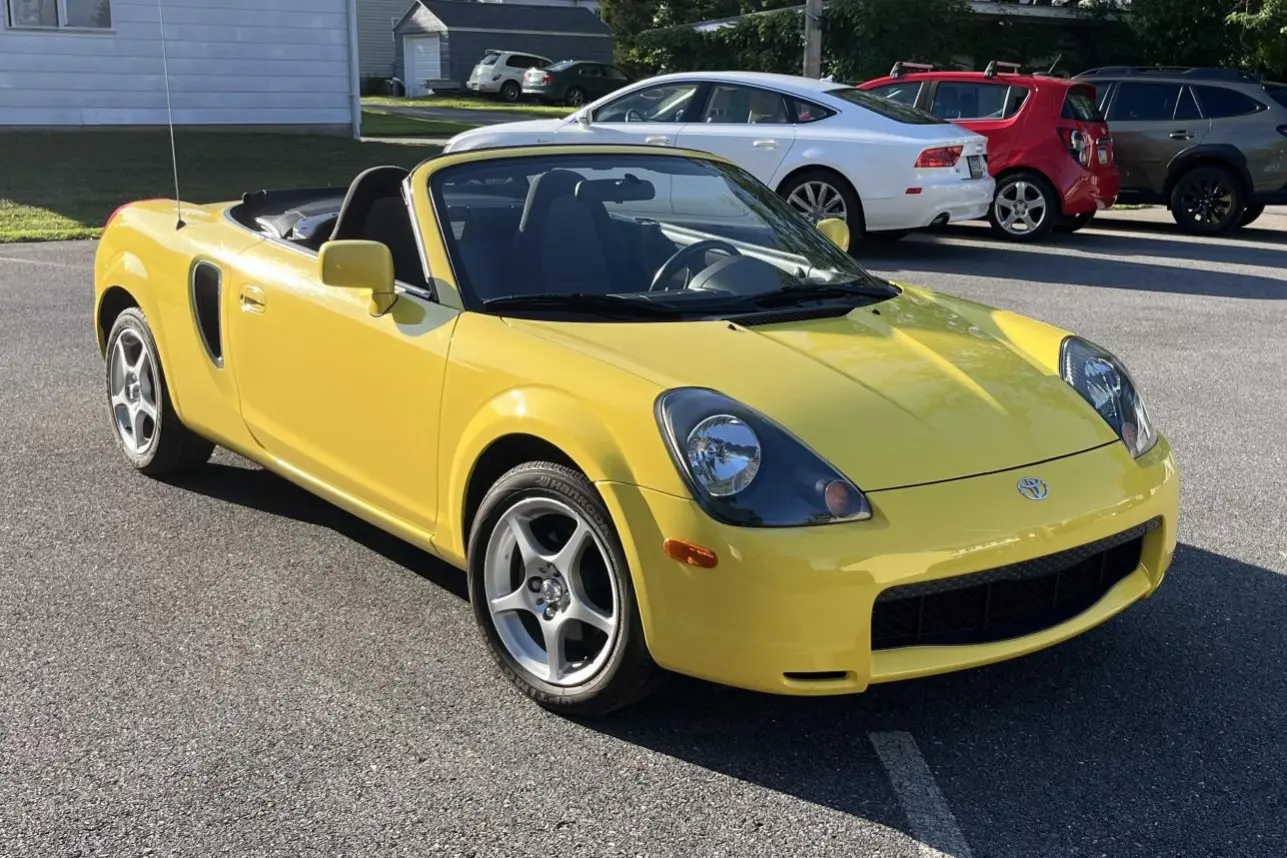 2002 Toyota MR2 Spyder