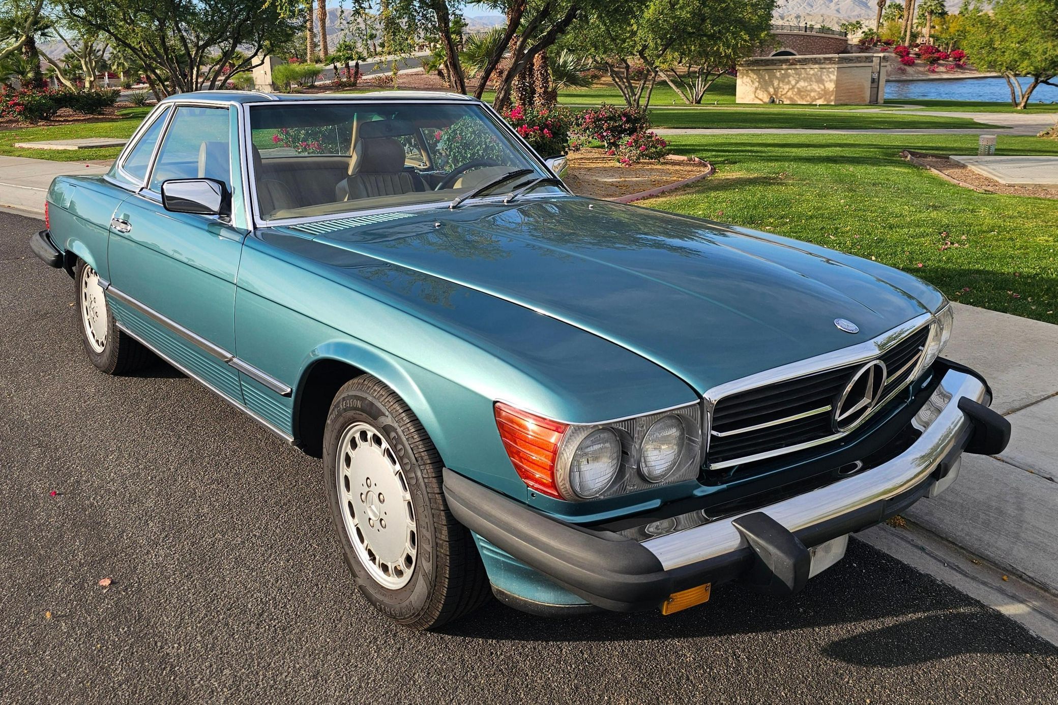 1986 Mercedes-Benz SL-Class 560SL