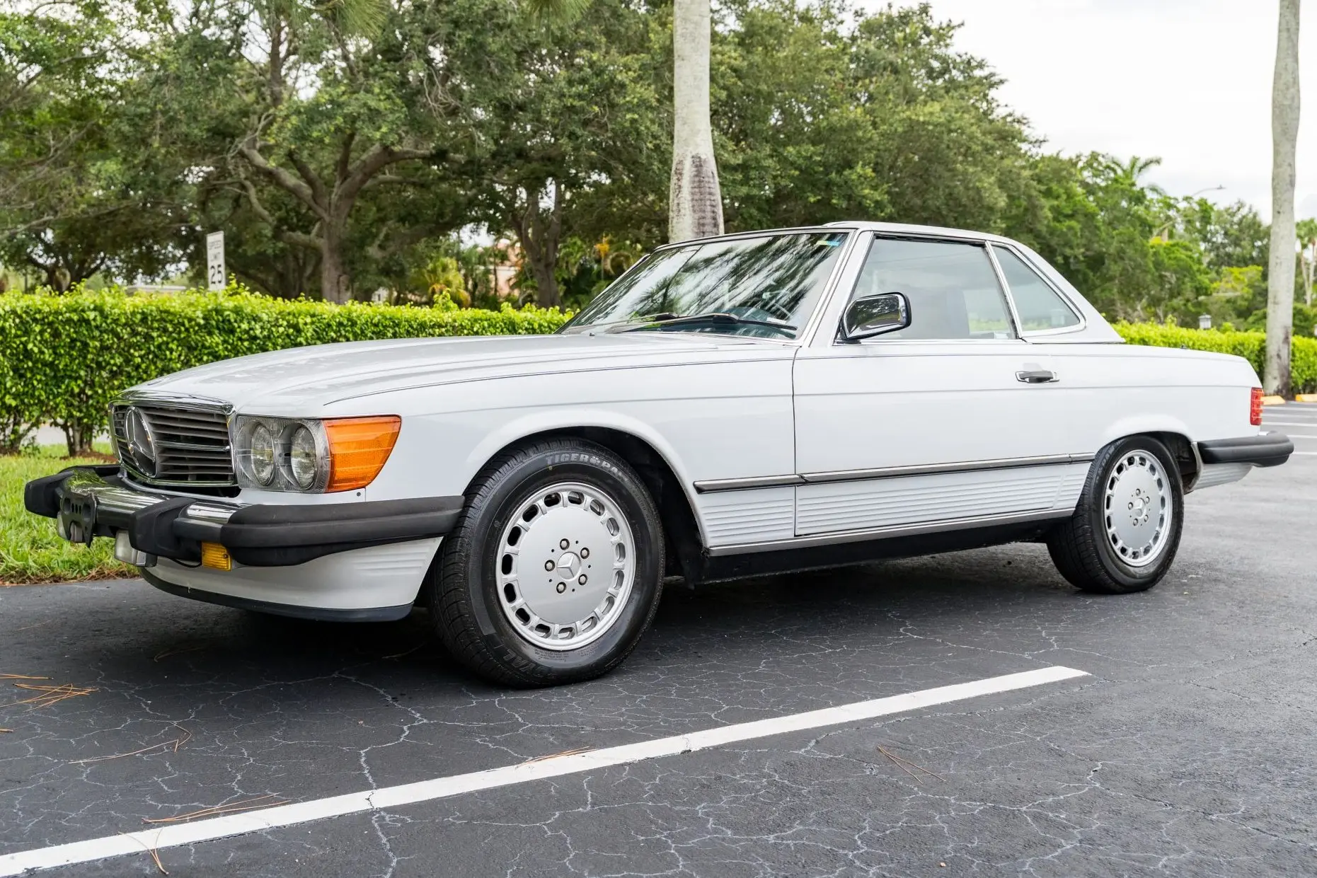 1986 Mercedes-Benz SL-Class 560SL