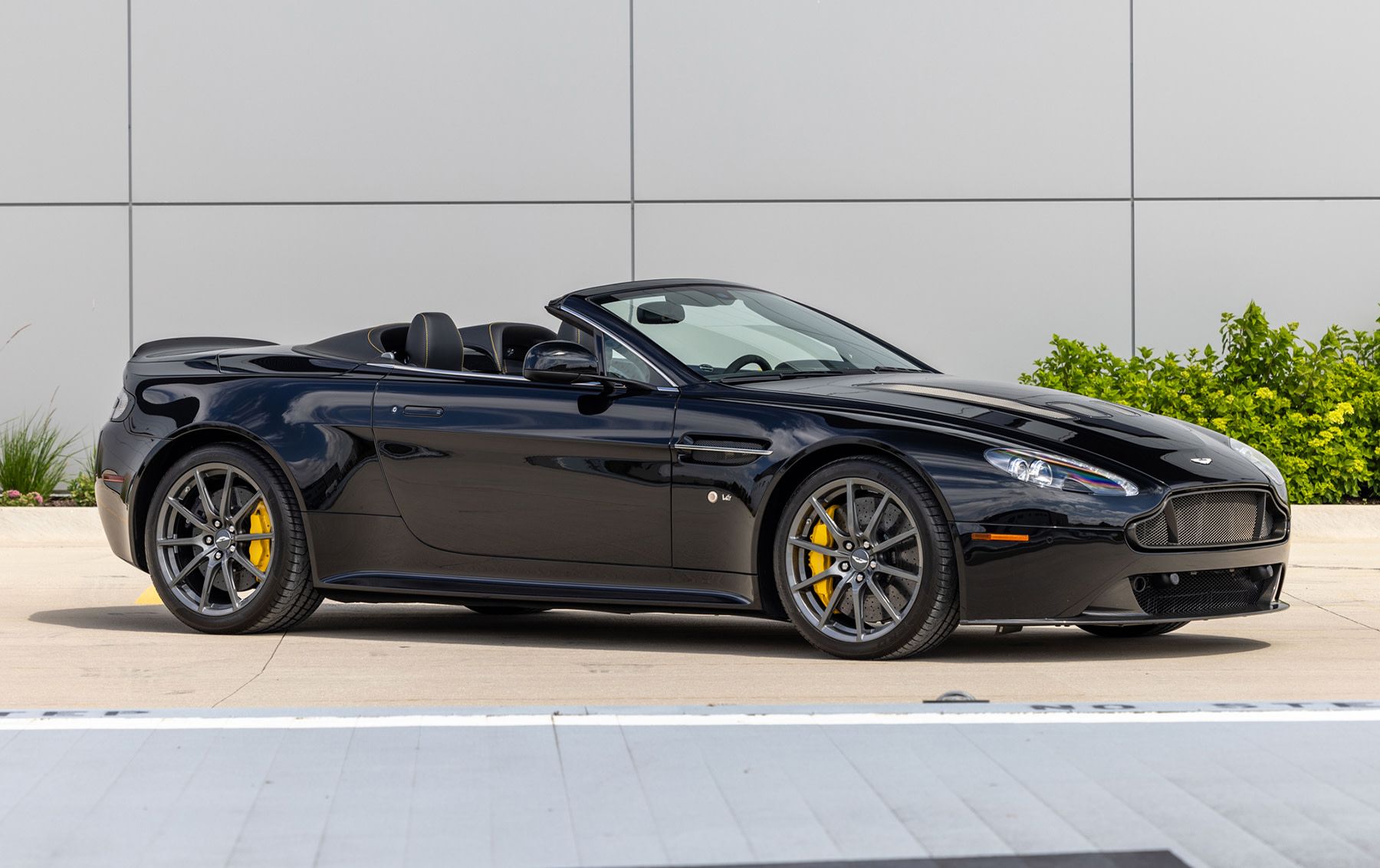 2017 Aston Martin Vantage V12 Vantage S Coupe Manual