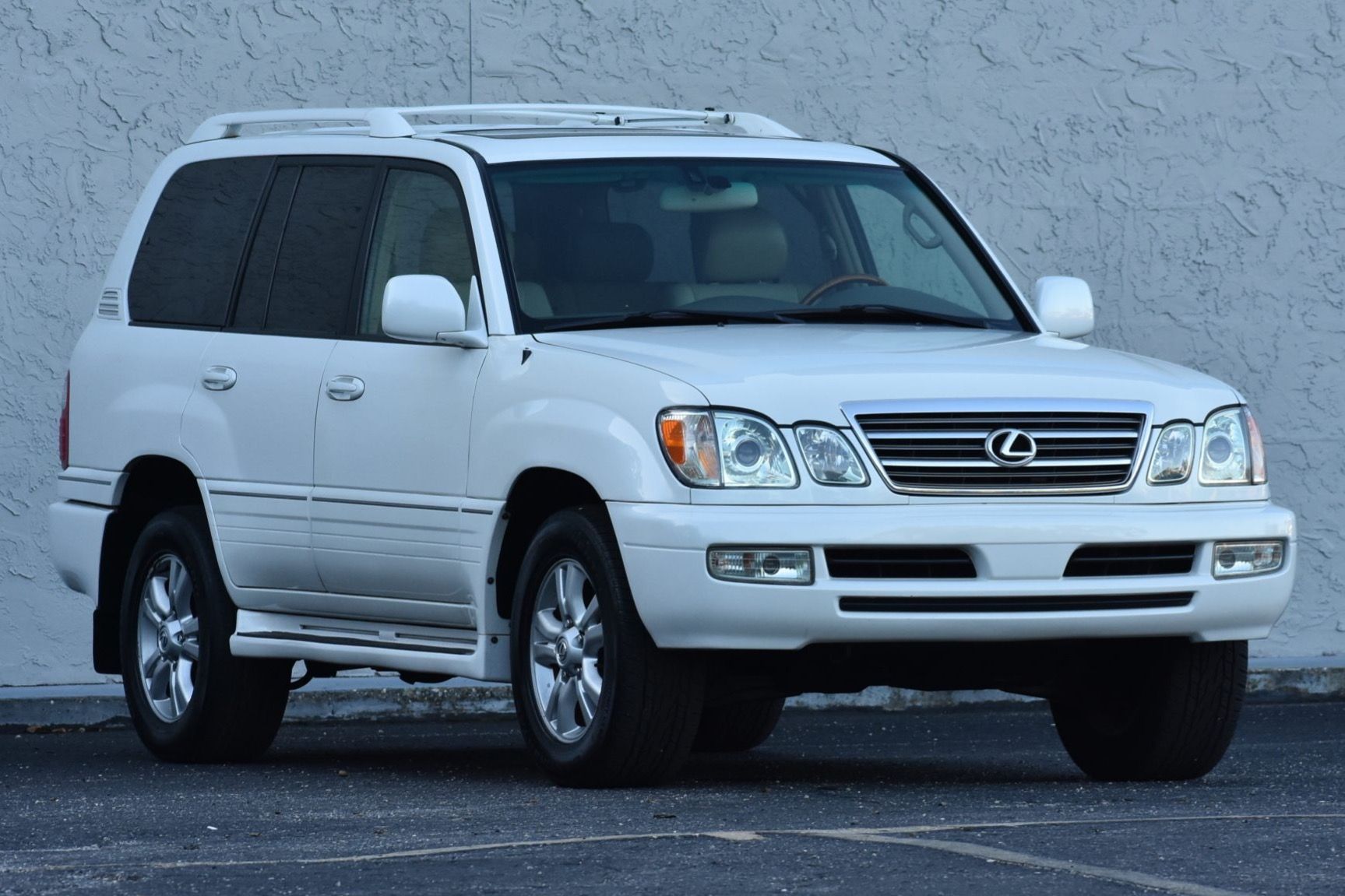 2004 Lexus LX