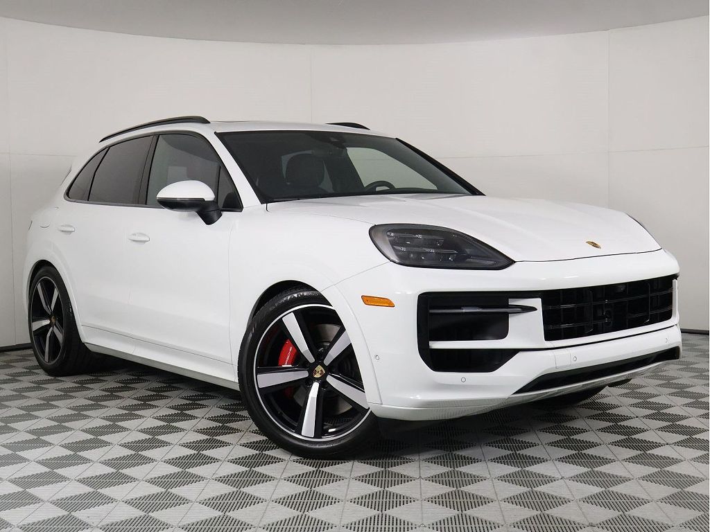 2024 Porsche Cayenne S