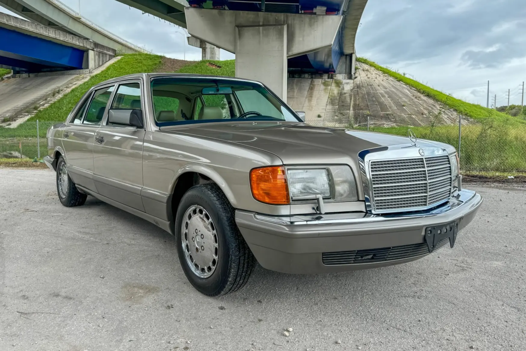 1989 Mercedes-Benz S-Class